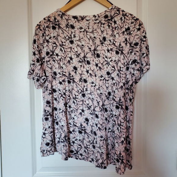 H&M floral flowy t-shirt - Picture 4 of 5